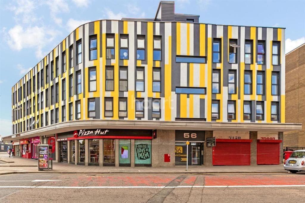 Park Street Apartment Luton By Hostaguest المظهر الخارجي الصورة