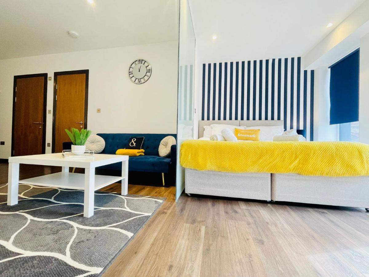 Park Street Apartment Luton By Hostaguest المظهر الخارجي الصورة