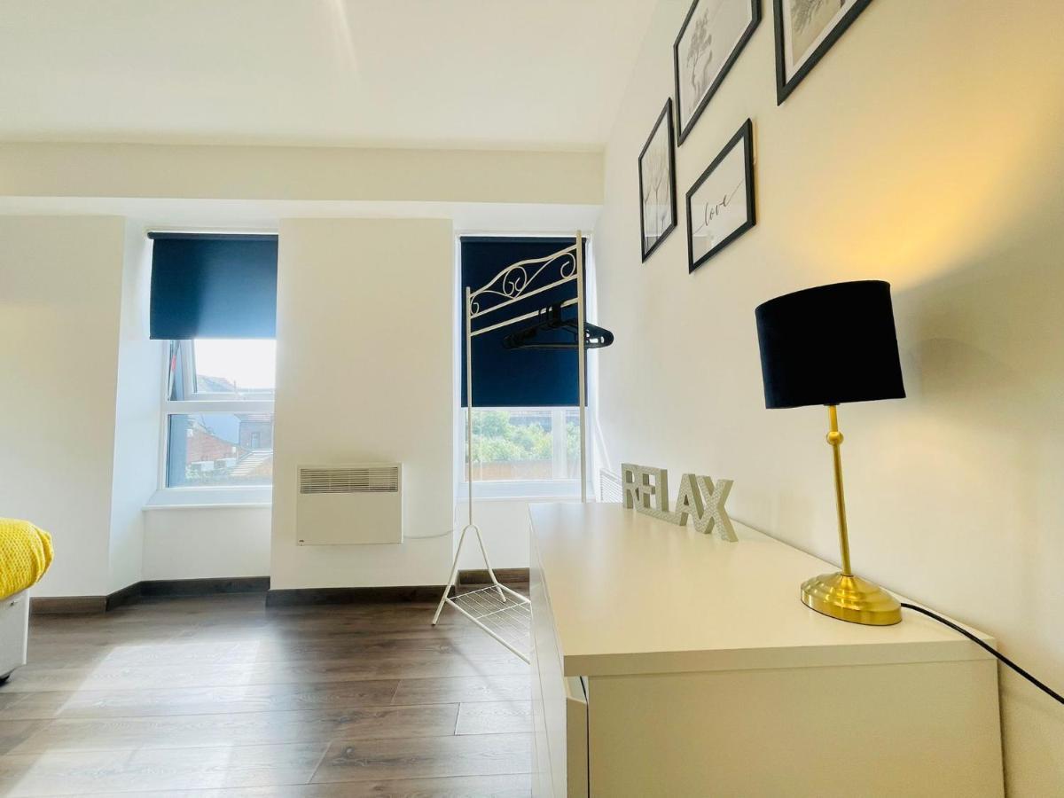 Park Street Apartment Luton By Hostaguest المظهر الخارجي الصورة